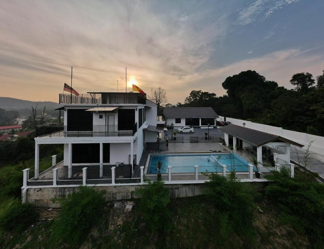ספאנג Jenderam Hill Villa מראה חיצוני תמונה